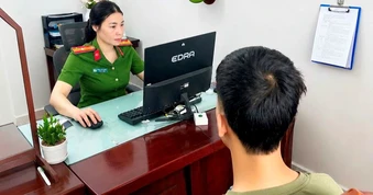 Công an xử phạt thanh niên đăng ảnh phản cảm, bạo lực để "ra oai"