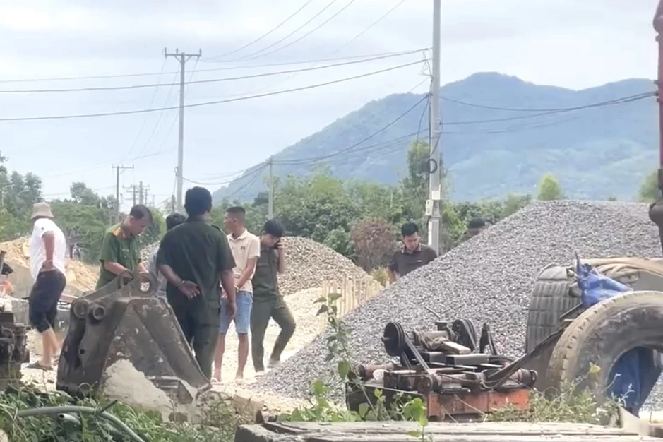 Công nhân đánh nhau, 2 cha con thương vong ở TPHCM