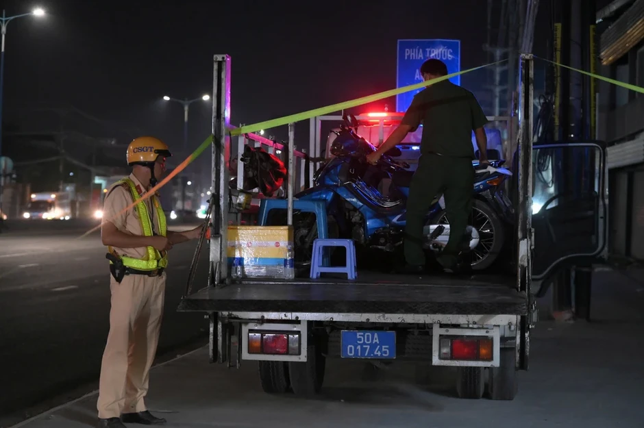 CSGT Bình Triệu phát hiện nhiều tài xế vi phạm nồng độ cồn kịch khung dịp lễ CSGT Bình Triệu phát hiện nhiều tài xế vi phạm nồng độ cồn kịch khung dịp lễ