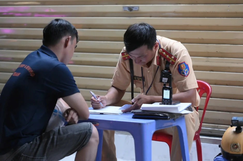 CSGT Bình Triệu phát hiện nhiều tài xế vi phạm nồng độ cồn kịch khung dịp lễ CSGT Bình Triệu phát hiện nhiều tài xế vi phạm nồng độ cồn kịch khung dịp lễ