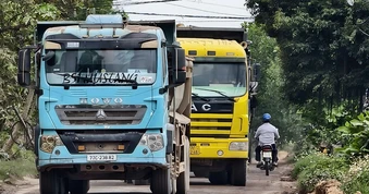 CSGT Gia Lai siết quản lý xe ben phục vụ dự án Cảng hàng không Phù Cát