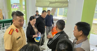 CSGT Quảng Trị tuyên truyền an toàn đường thủy tại Phong Nha – Kẻ bàng