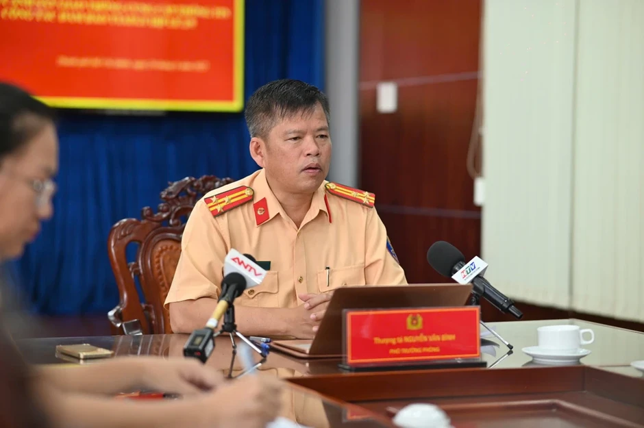 CSGT TP.HCM tuần tra khép kín 24/24, xóa 'xe dù bến cóc' dịp lễ CSGT TP.HCM tuần tra khép kín 24/24, xóa 'xe dù bến cóc' dịp lễ