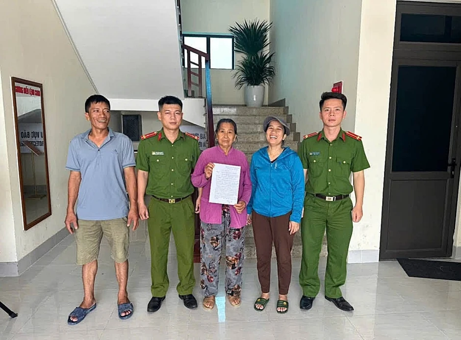 Cụ bà ở Nghệ An suýt mất 250 triệu đồng sau cuộc gọi đe dọa Cụ bà ở Nghệ An suýt mất 250 triệu đồng sau cuộc gọi đe dọa
