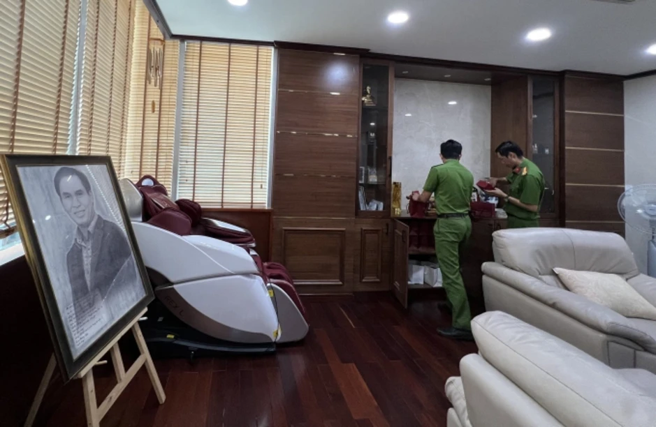 Cú 'lật kèo' để bán đất giá gấp 100 lần của đại gia Đinh Trường Chinh Cú 'lật kèo' để bán đất giá gấp 100 lần của đại gia Đinh Trường Chinh