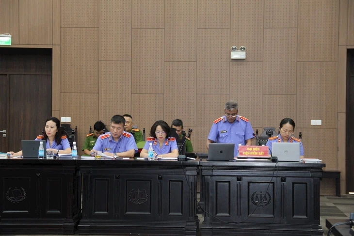 Cựu Bộ trưởng Nguyễn Thị Kim Tiến đã nộp 24,5 tỉ, bị đề nghị 5-6 năm tù Cựu Bộ trưởng Nguyễn Thị Kim Tiến đã nộp 24,5 tỉ, bị đề nghị 5-6 năm tù