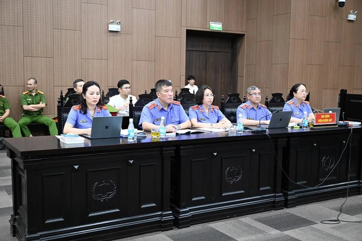 Cựu Bộ trưởng Nguyễn Thị Kim Tiến từ chối 2 luật sư bào chữa Cựu Bộ trưởng Nguyễn Thị Kim Tiến từ chối 2 luật sư bào chữa