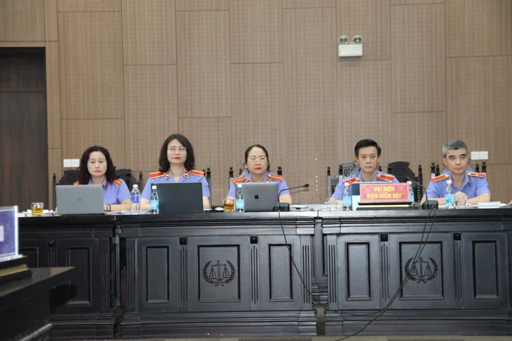 Cựu thứ trưởng Bộ Nông nghiệp bị đề nghị 4-5 năm tù vì nhận túi 'quà quê' 200.000 USD