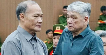 Cựu thứ trưởng Bộ Nông nghiệp bị đề nghị 4-5 năm tù vì nhận túi 'quà quê' 200.000 USD