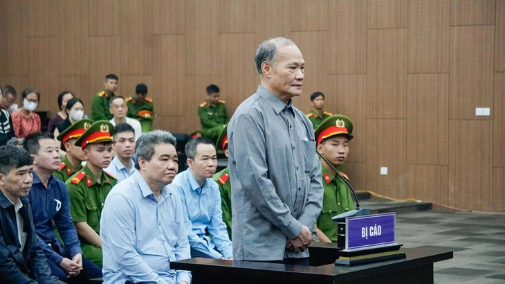 Cựu thứ trưởng nói nhận thức giản đơn khi cầm 'túi quà quê' bên trong toàn đô la Cựu thứ trưởng nói nhận thức giản đơn khi cầm 'túi quà quê' bên trong toàn đô la