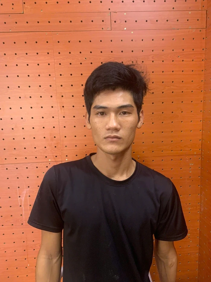 Cùng chồng đuổi theo kẻ giật dây chuyền, người phụ nữ tử vong thương tâm