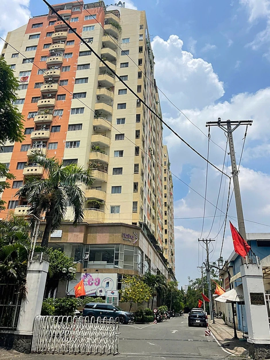 'Cuộc chiến' giành hầm giữ xe chung cư ở TP HCM 'Cuộc chiến' giành hầm giữ xe chung cư ở TP HCM
