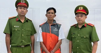 Cướp giật 130 tờ vé số ở TPHCM, dò kết quả không trúng và bị bắt