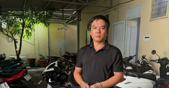 Cướp giật điện thoại rồi nhờ tài xế xe công nghệ giao cho công an