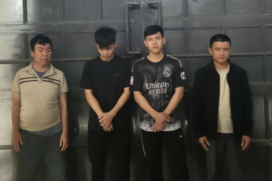 Cướp lại tiền sau khi thua bạc Cướp lại tiền sau khi thua bạc