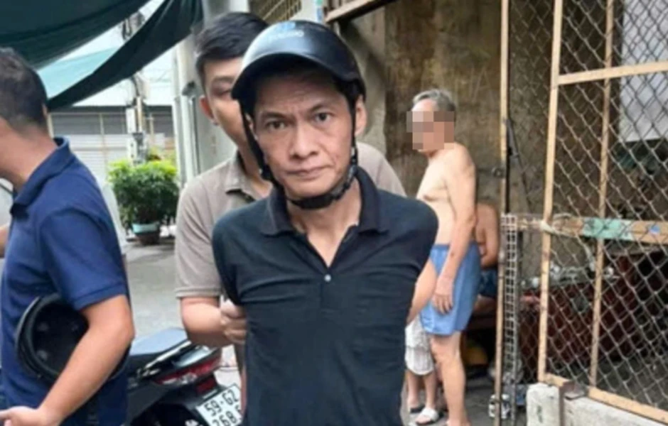 Cướp tiền tại cửa hàng tiện lợi ở TP HCM Cướp tiền tại cửa hàng tiện lợi ở TP HCM
