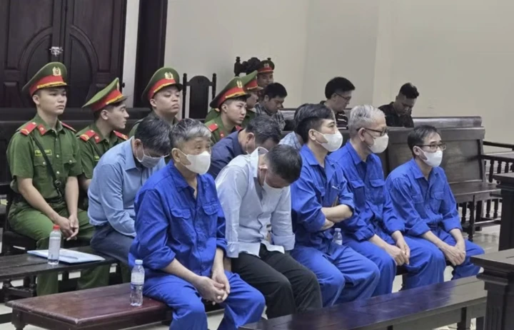 Cựu Bộ trưởng Y tế Nguyễn Thị Kim Tiến xin vắng mặt tại phiên toà phúc thẩm Cựu Bộ trưởng Y tế Nguyễn Thị Kim Tiến xin vắng mặt tại phiên toà phúc thẩm