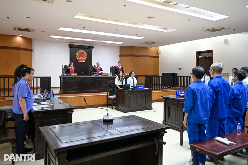 Cựu Bộ trưởng Y tế Nguyễn Thị Kim Tiến xin xét xử vắng mặt do đang nằm viện