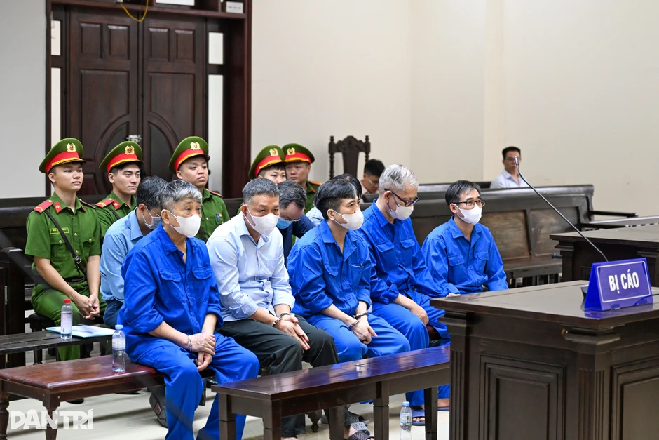 Cựu Bộ trưởng Y tế Nguyễn Thị Kim Tiến xin xét xử vắng mặt do đang nằm viện