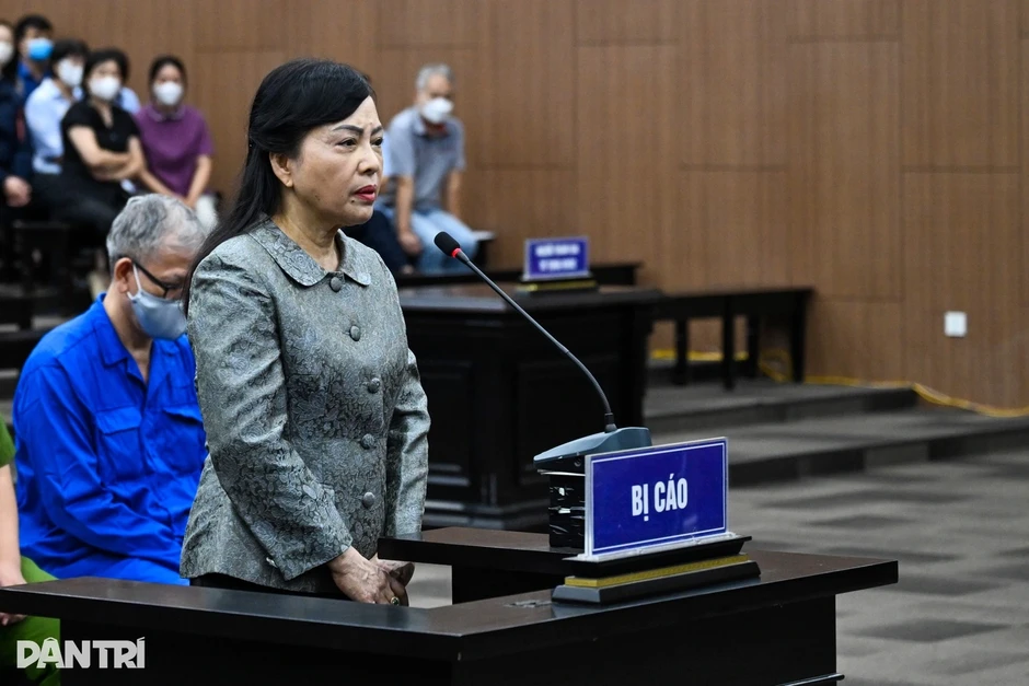 Cựu Bộ trưởng Y tế Nguyễn Thị Kim Tiến xin xét xử vắng mặt do đang nằm viện
