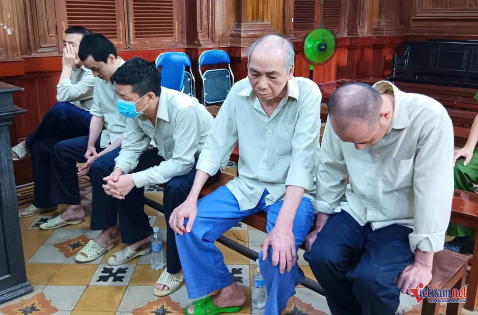 Cựu cán bộ hải quan, an toàn thực phẩm nhận tiền để giúp doanh nghiệp nhập lậu sữa Cựu cán bộ hải quan, an toàn thực phẩm nhận tiền để giúp doanh nghiệp nhập lậu sữa
