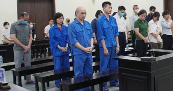 Cựu cán bộ Sở Y tế Hà Nội khai nhận tiền phòng khám vì "nể anh em"