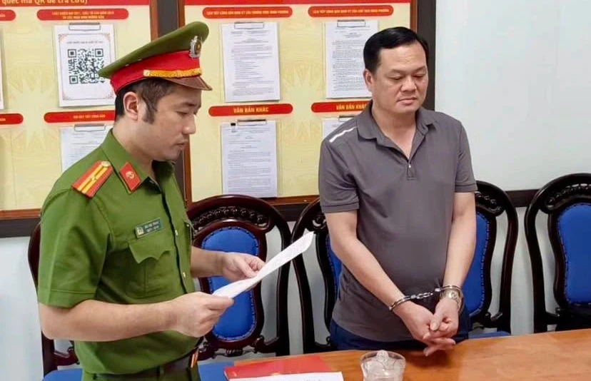 Cựu cán bộ ủy ban kiểm tra tỉnh ủy bị bắt vì lừa đảo 'chạy việc' Cựu cán bộ ủy ban kiểm tra tỉnh ủy bị bắt vì lừa đảo 'chạy việc'