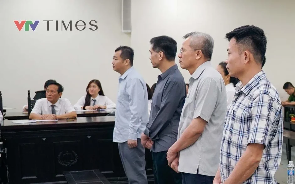 Cựu Chủ tịch lĩnh 29 năm tù vì tham ô hơn 18 tỷ đồng khi sản xuất thiết bị cho ngành Công an Cựu Chủ tịch lĩnh 29 năm tù vì tham ô hơn 18 tỷ đồng khi sản xuất thiết bị cho ngành Công an