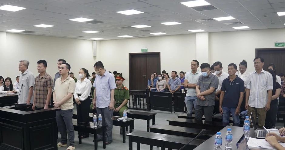 Cựu chủ tịch tham ô khi bán hàng cho Bộ Công an bị đề nghị 28 năm tù Cựu chủ tịch tham ô khi bán hàng cho Bộ Công an bị đề nghị 28 năm tù
