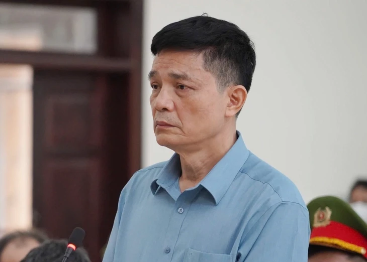 Cựu Cục trưởng An toàn thực phẩm nói nhận tiền 'cảm ơn', không phải để bỏ qua sai phạm Cựu Cục trưởng An toàn thực phẩm nói nhận tiền 'cảm ơn', không phải để bỏ qua sai phạm
