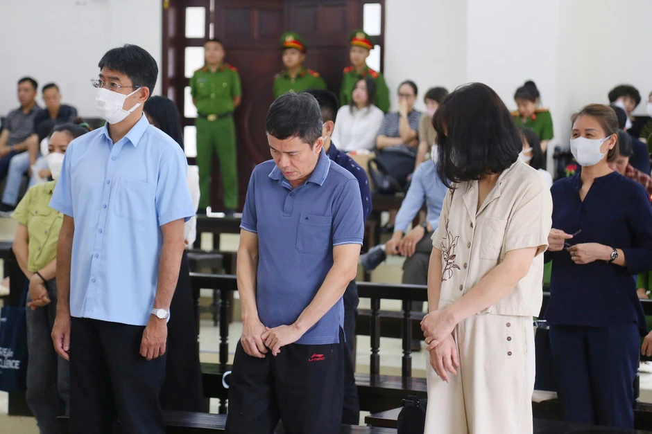 Cựu Cục trưởng Cục An toàn thực phẩm: ‘Doanh nghiệp đưa tiền thì xem như cảm ơn’ Cựu Cục trưởng Cục An toàn thực phẩm: ‘Doanh nghiệp đưa tiền thì xem như cảm ơn’