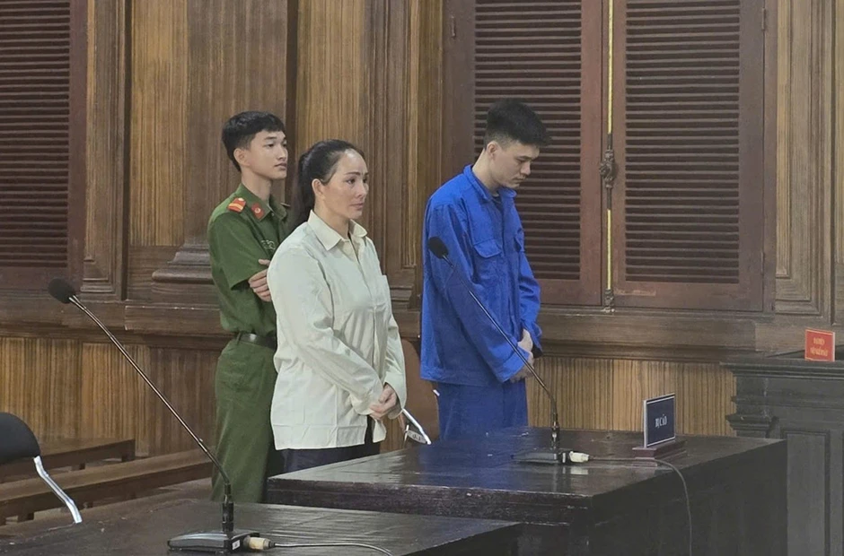 Cựu điều tra viên ngã giá hơn 100 triệu 'chạy' tại ngoại Cựu điều tra viên ngã giá hơn 100 triệu 'chạy' tại ngoại