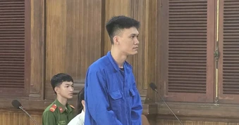 Cựu điều tra viên ngã giá hơn 100 triệu 'chạy' tại ngoại