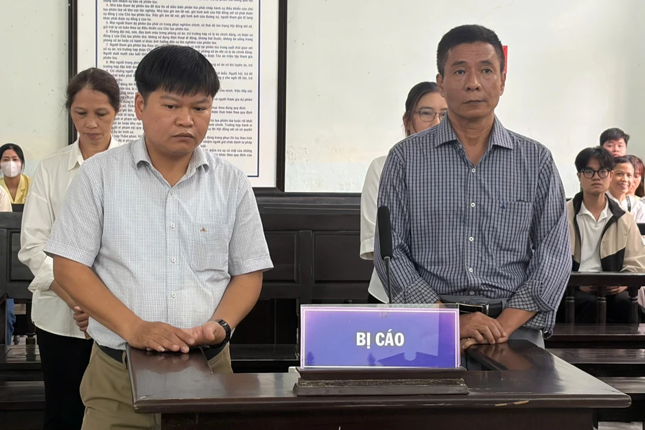 Cựu Giám đốc CDC Huế và cấp dưới mua ngoài đấu thầu gần 20.000 liều vaccine Cựu Giám đốc CDC Huế và cấp dưới mua ngoài đấu thầu gần 20.000 liều vaccine