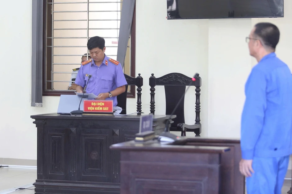 Cựu giám đốc công ty bảo hiểm ở Tây Ninh lĩnh 15 năm tù vì tham ô Cựu giám đốc công ty bảo hiểm ở Tây Ninh lĩnh 15 năm tù vì tham ô
