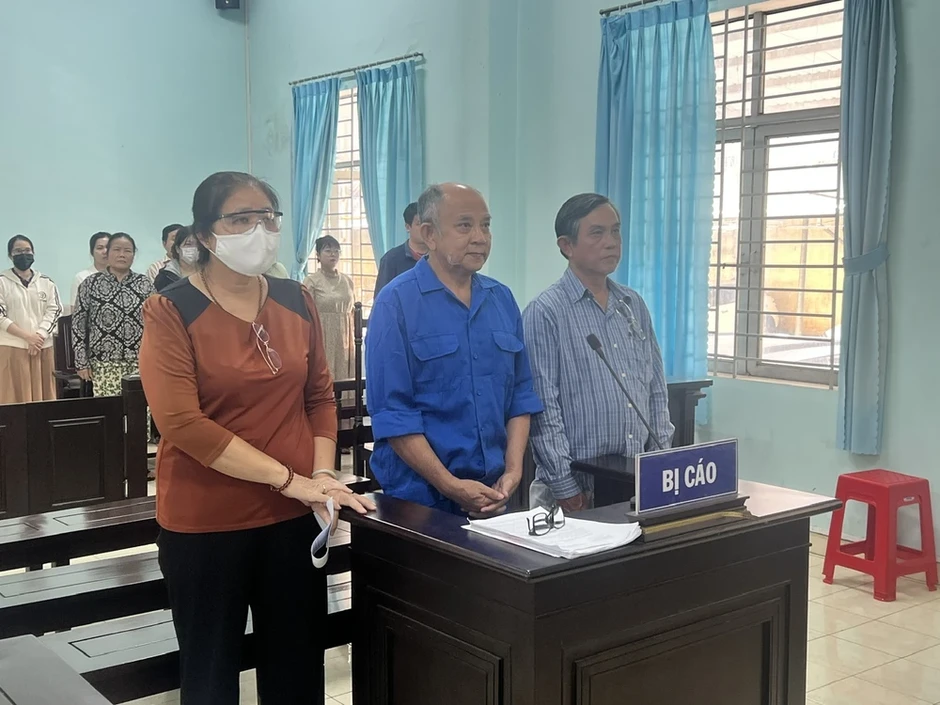 Cựu giám đốc Công ty Tân Tân cùng vợ và em trai lãnh án vì không chấp hành bản án Cựu giám đốc Công ty Tân Tân cùng vợ và em trai lãnh án vì không chấp hành bản án