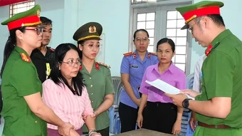 Cựu giám đốc Trung tâm văn hóa ở Vĩnh Long bị bắt