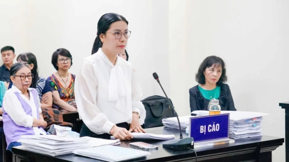Cựu hiệu trưởng bị đề nghị 4-5 năm tù trong vụ thu sai một tỷ đồng dạy thêm Cựu hiệu trưởng bị đề nghị 4-5 năm tù trong vụ thu sai một tỷ đồng dạy thêm