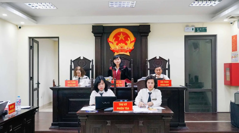 Cựu Hiệu trưởng Trường THCS Ba Đình bị tuyên phạt 36 tháng tù Cựu Hiệu trưởng Trường THCS Ba Đình bị tuyên phạt 36 tháng tù