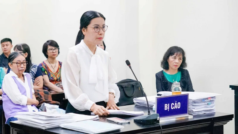 Cựu Hiệu trưởng Trường THCS Ba Đình bị tuyên phạt 36 tháng tù Cựu Hiệu trưởng Trường THCS Ba Đình bị tuyên phạt 36 tháng tù