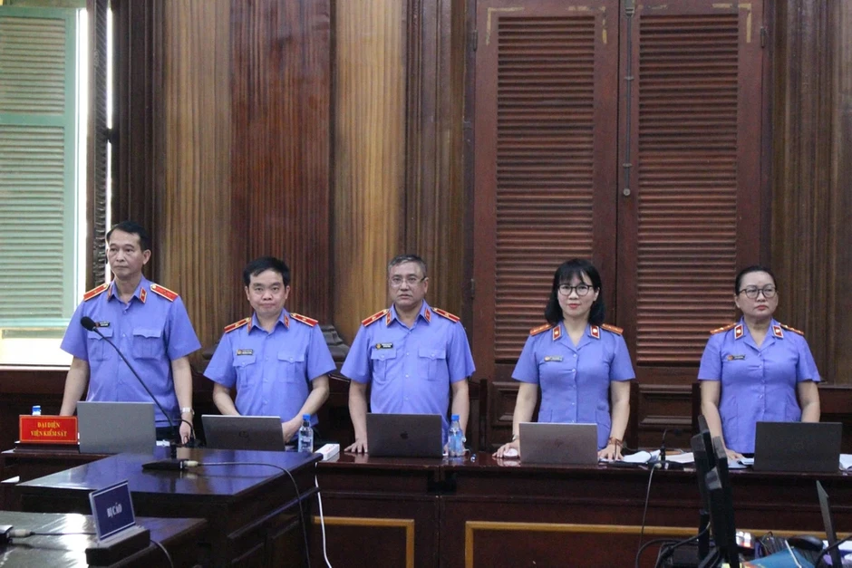 Cựu lãnh đạo Tập đoàn Công nghiệp Cao su Việt Nam bị đề nghị 14-16 năm tù Cựu lãnh đạo Tập đoàn Công nghiệp Cao su Việt Nam bị đề nghị 14-16 năm tù
