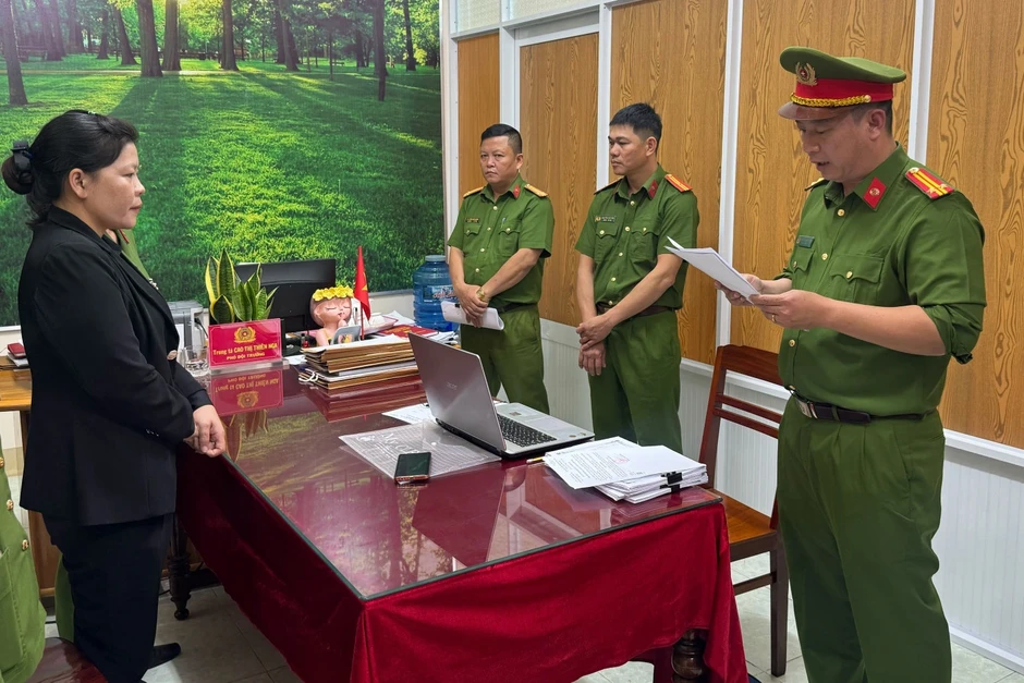 Cựu nữ hiệu trưởng lập hồ sơ khống rút ngân sách gần 500 triệu đồng Cựu nữ hiệu trưởng lập hồ sơ khống rút ngân sách gần 500 triệu đồng