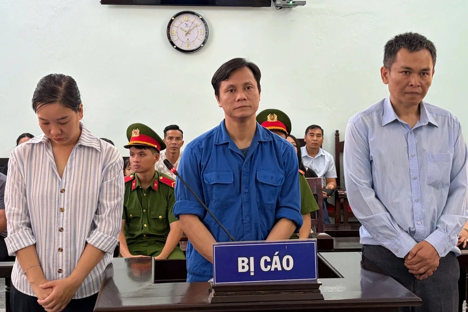 Cựu phó chủ tịch phường “thu phí" vỉa hè của hộ kinh doanh trái phép Cựu phó chủ tịch phường “thu phí" vỉa hè của hộ kinh doanh trái phép