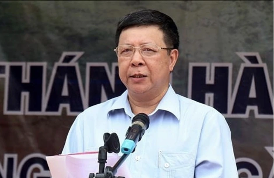 Cựu Phó Chủ tịch tỉnh Lào Cai Lê Ngọc Hưng vừa bị khởi tố từng bị phạt hơn 3 năm tù Cựu Phó Chủ tịch tỉnh Lào Cai Lê Ngọc Hưng vừa bị khởi tố từng bị phạt hơn 3 năm tù