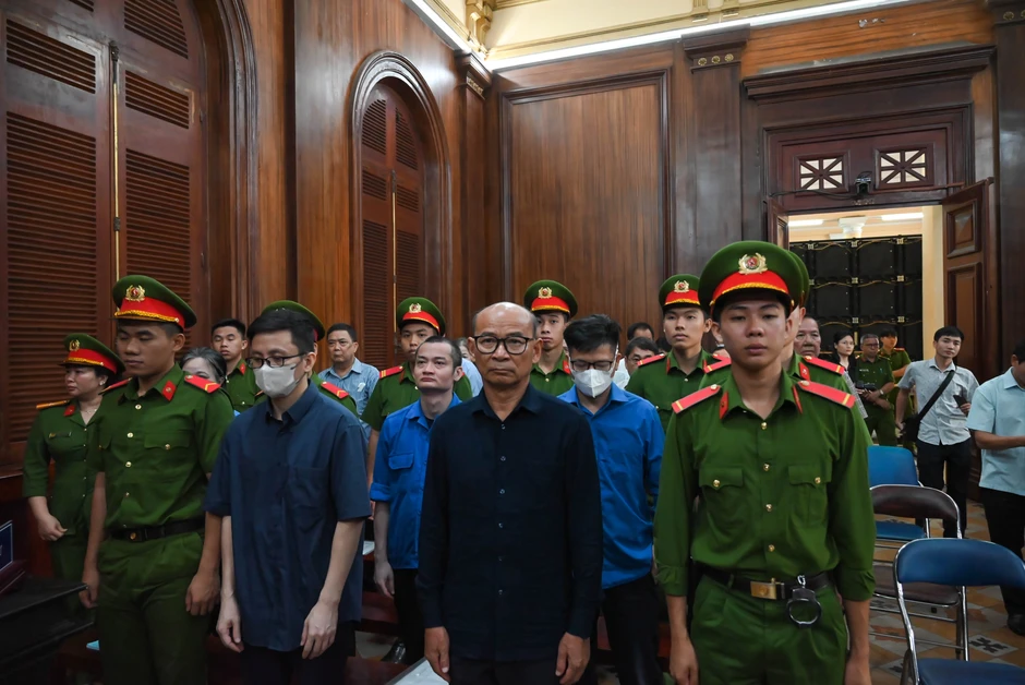 Cựu Phó Chủ tịch TPHCM thừa nhận sai phạm, nộp 1,6 tỷ đồng khắc phục Cựu Phó Chủ tịch TPHCM thừa nhận sai phạm, nộp 1,6 tỷ đồng khắc phục