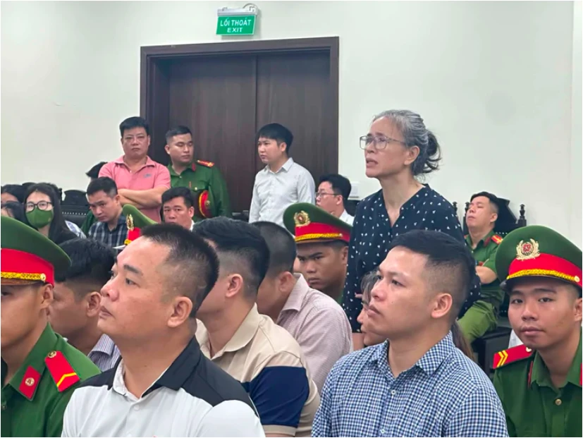 Cựu Phó phòng hình sự lừa tiền 'chạy tội' cho công ty sữa giả bị đề nghị 12-13 năm tù Cựu Phó phòng hình sự lừa tiền 'chạy tội' cho công ty sữa giả bị đề nghị 12-13 năm tù