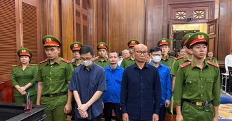 Cựu quyền chủ tịch Tập đoàn Công nghiệp Cao su Việt Nam thừa nhận 2 lần nhận hối lộ
