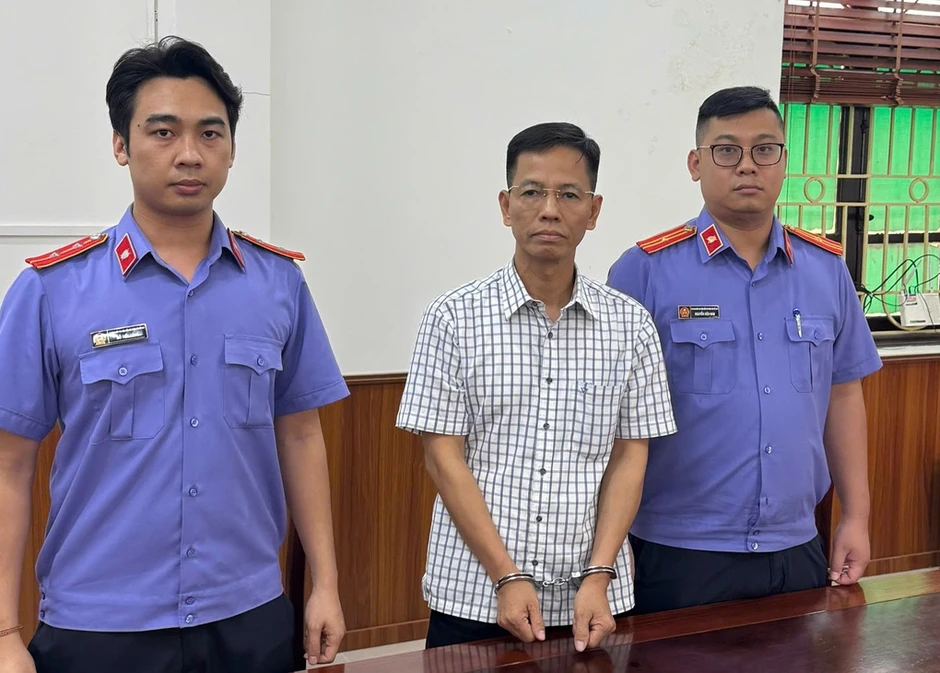 Cựu thẩm phán TAND Hà Nội bị bắt Cựu thẩm phán TAND Hà Nội bị bắt