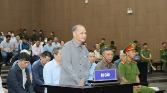 Cựu Thứ trưởng bị tuyên mức án 4 năm tù vì nhận 4,5 tỷ đồng