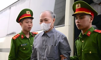 Cựu thứ trưởng Hoàng Văn Thắng: 'Anh em đến cám ơn thì nhận'